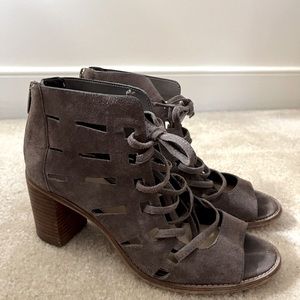 Vince Camuto (Brown/Gray) Heels - Size 8M